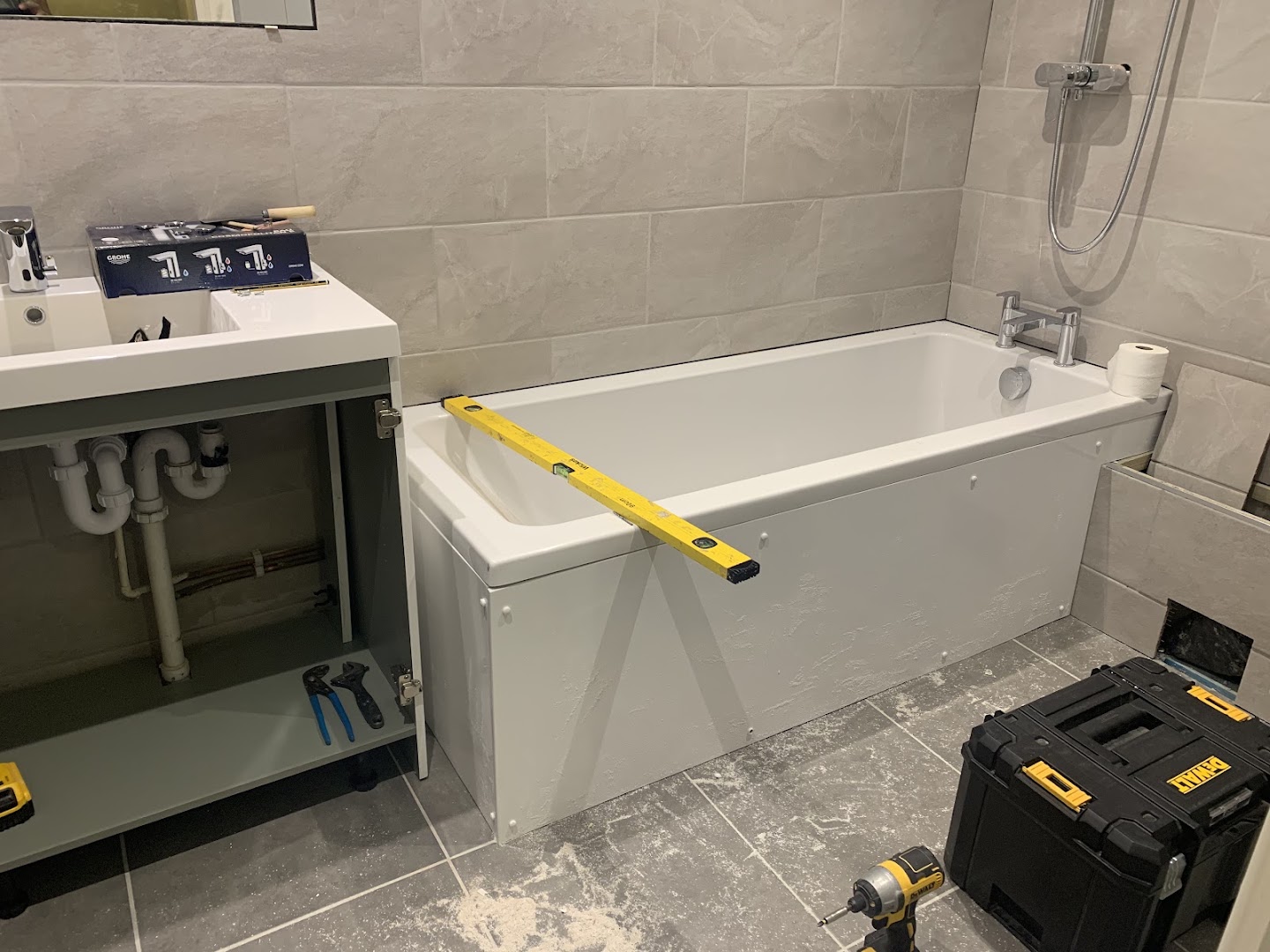 24 Hour Electrician & Plumber LTD — Photos 1